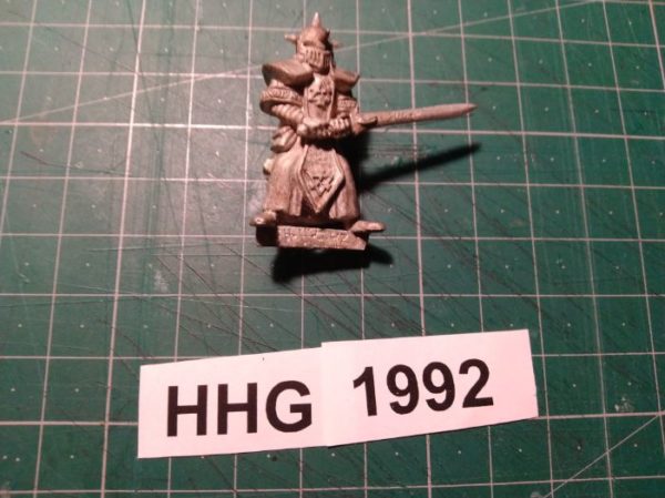 8009 - Ilian templar guard with violator sword - dark legion - 1992 - unknown